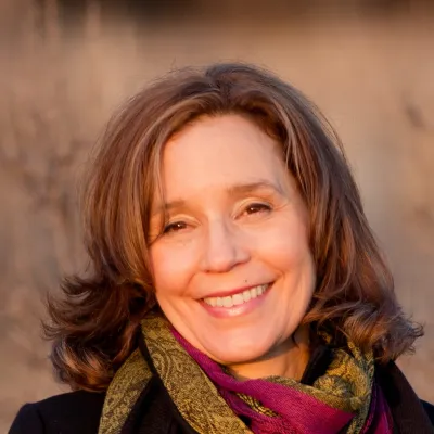 Brenda Davis headshot.