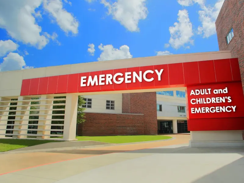 Outside view of the AdventHealth Tampa emergency room.