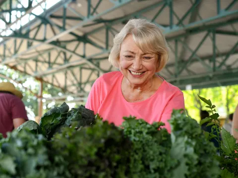 woman at farmers market